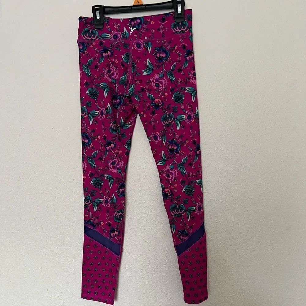 Old Navy Active Go-Dry Girls size 10-12 Crop Leggings Floral Print